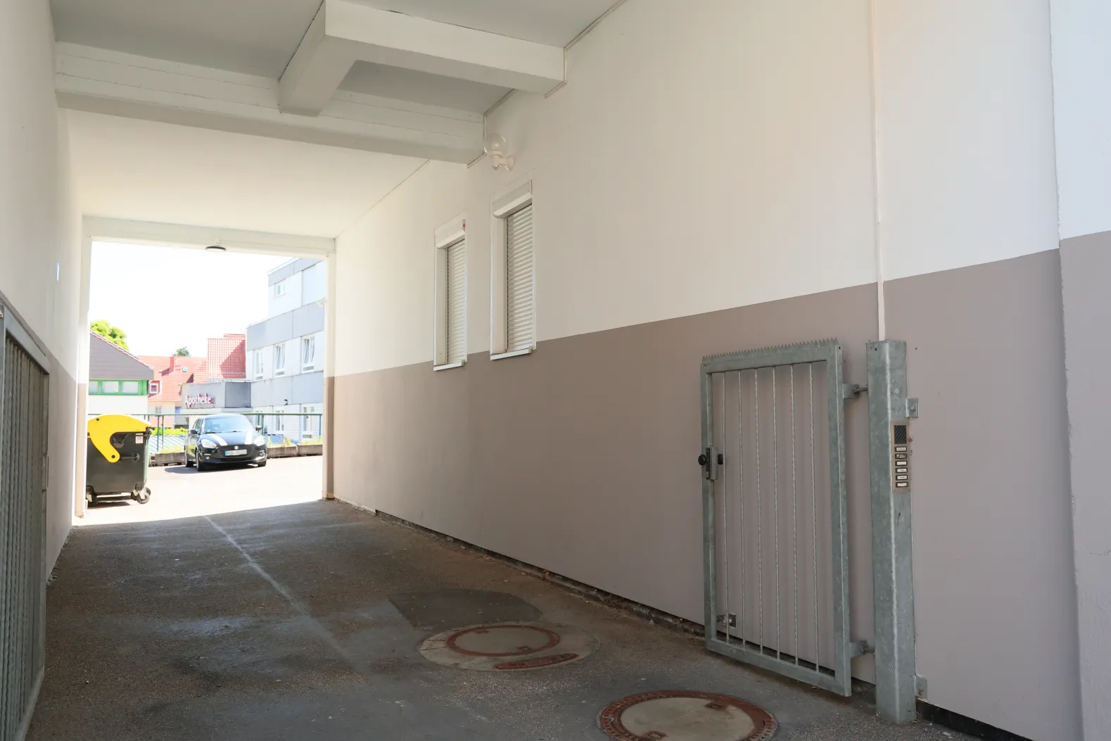 Gated entrance passage